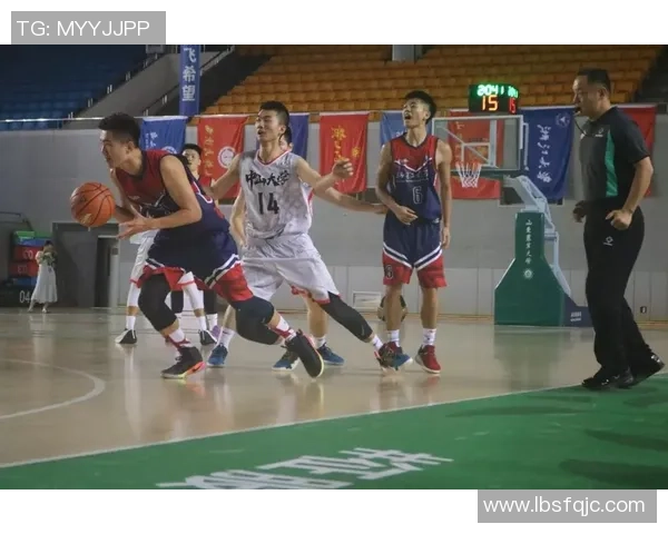 武汉篮球队逆袭之路揭秘：钻石联赛特别报道展现团队拼搏精神与辉煌成就